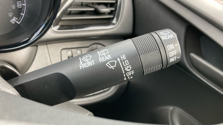 Vauxhall Viva 1.0 SE 5dr [A/C] Petrol Hatchback